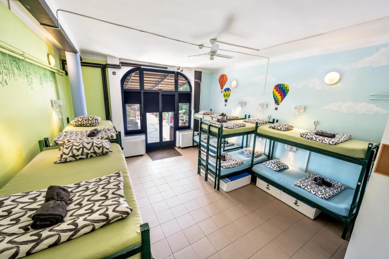 Island Hostel Budapest (Adults Only) Екстер'єр фото Hostel in Berlin