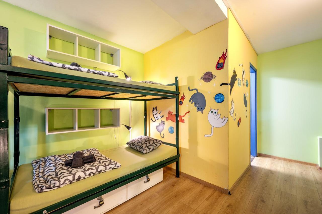 Island Hostel Budapest (Adults Only) Екстер'єр фото A room at the hostel
