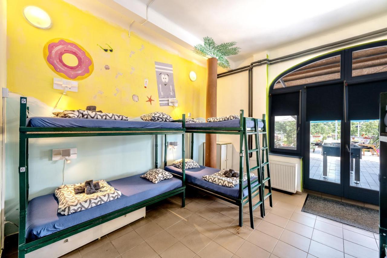 Island Hostel Budapest (Adults Only) Екстер'єр фото Hostel in Prague