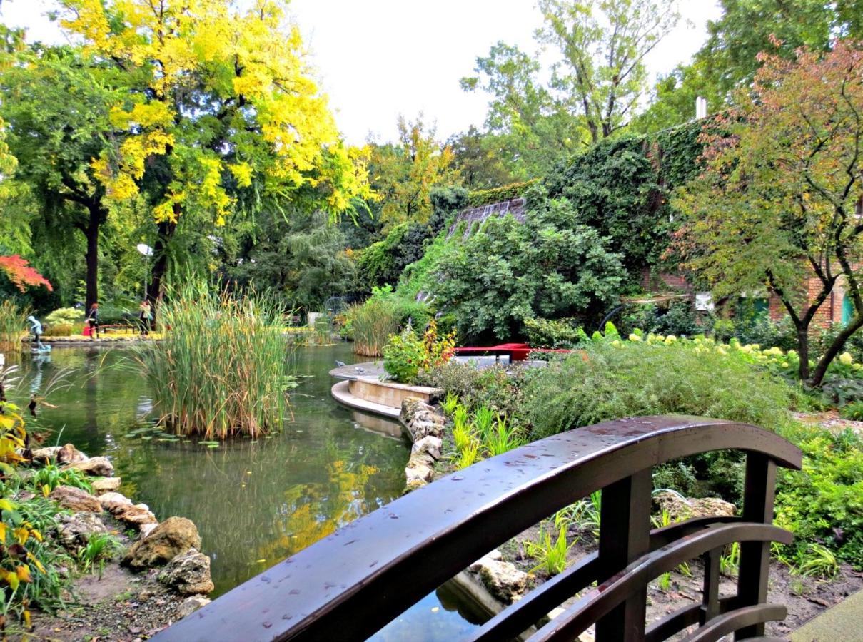 Island Hostel Budapest (Adults Only) Екстер'єр фото The Japanese garden