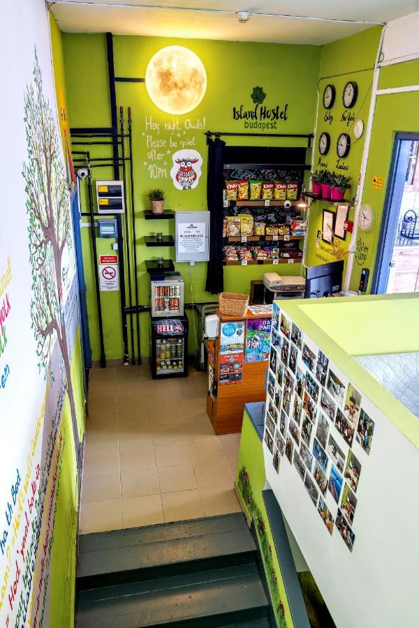 Island Hostel Budapest (Adults Only) Екстер'єр фото The interior of the post office
