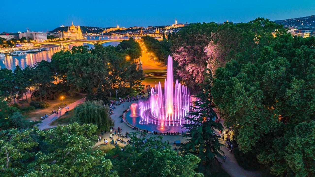 Island Hostel Budapest (Adults Only) Екстер'єр фото The Danube Park