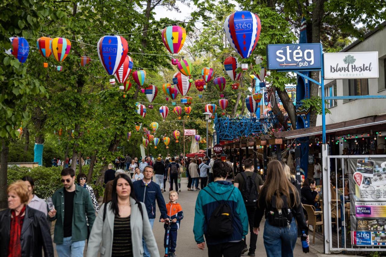 Island Hostel Budapest (Adults Only) Екстер'єр фото The 2019 Stockholm Pride