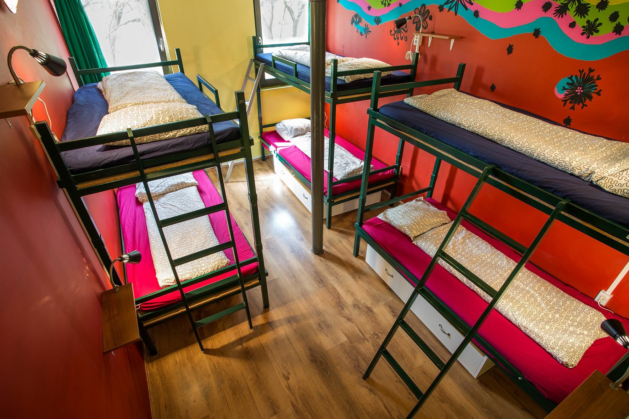 Island Hostel Budapest (Adults Only) Екстер'єр фото Hostel room in Prague
