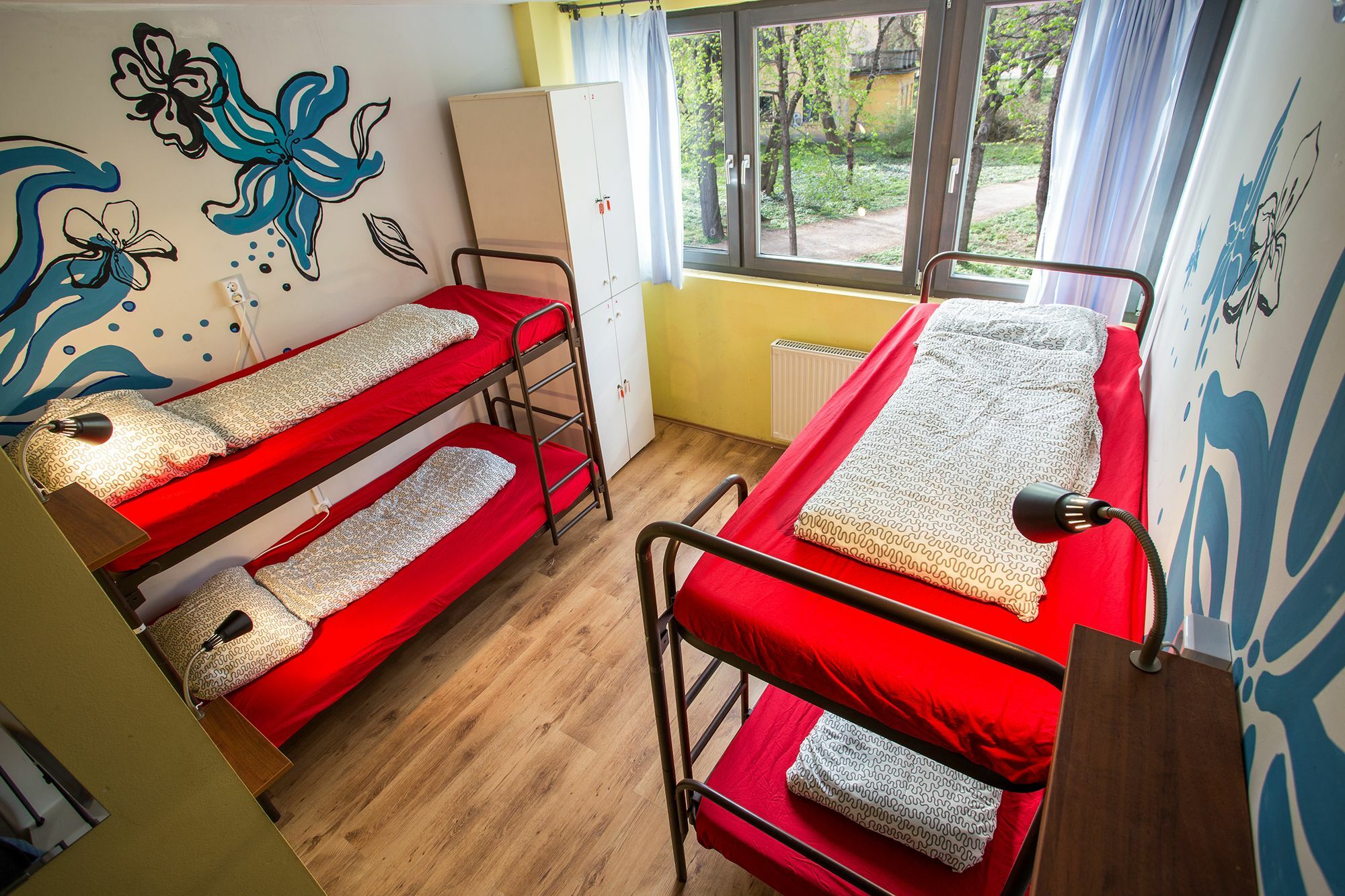 Island Hostel Budapest (Adults Only) Екстер'єр фото Hostel in Prague